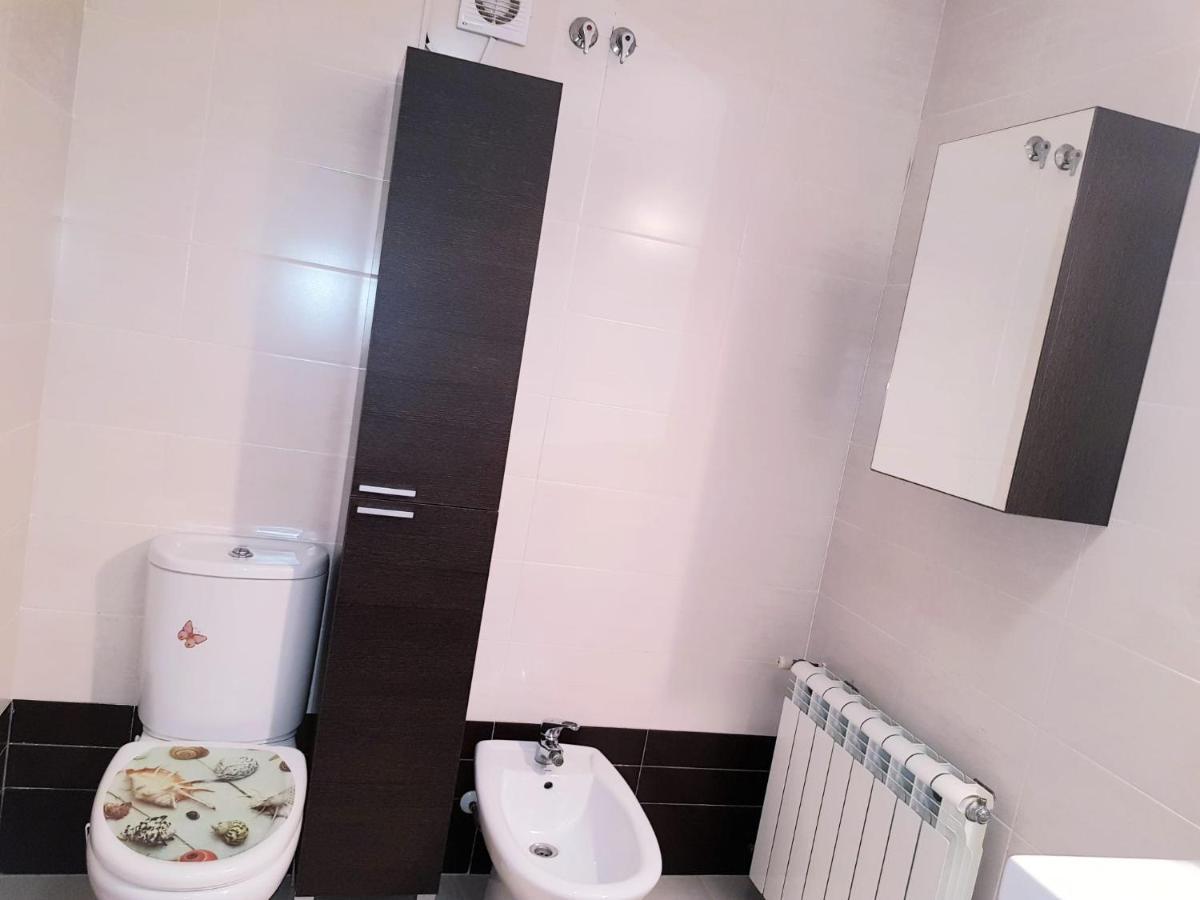 Piso Amplio De 3 Habitaciones, 2 Banos, Ascensor Y Parking Буриана Екстериор снимка