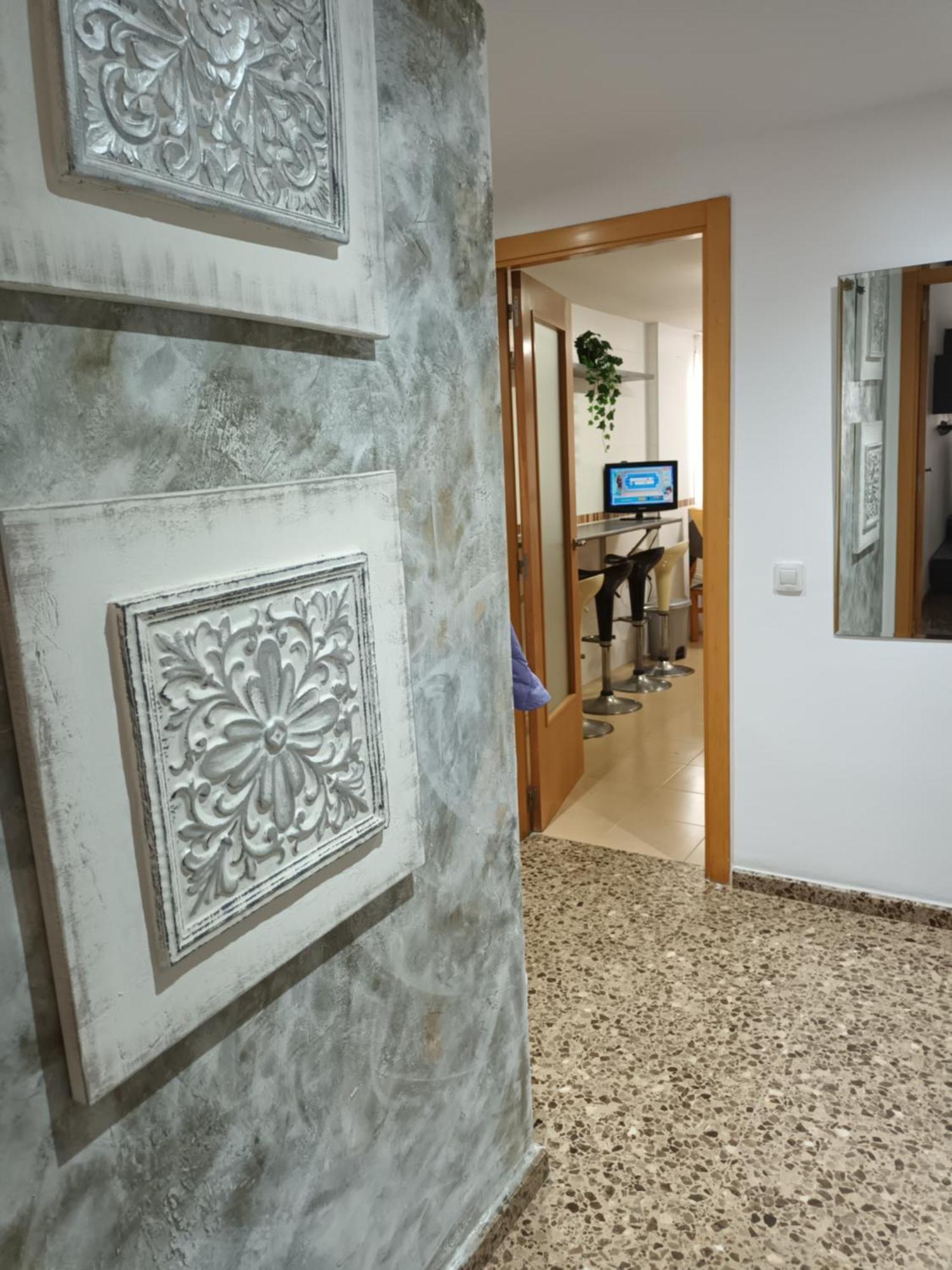 Piso Amplio De 3 Habitaciones, 2 Banos, Ascensor Y Parking Буриана Екстериор снимка